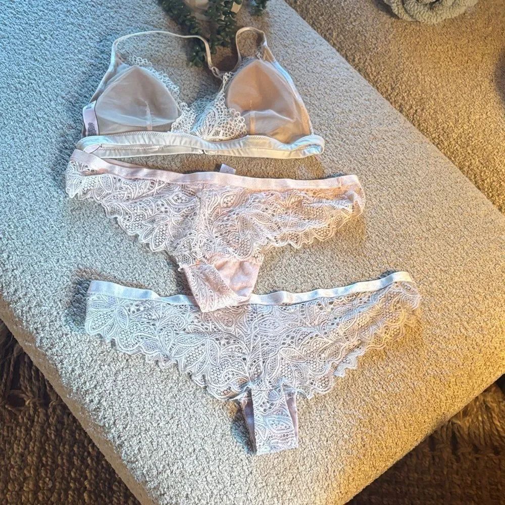 Lace Intimates Set in Cream - Picture 14 of 14
